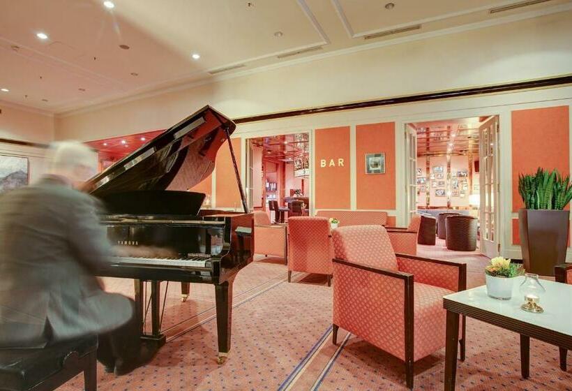 هتل Centro  Bristol