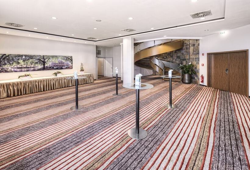 Clayton Hotel Düsseldorf City Centre
