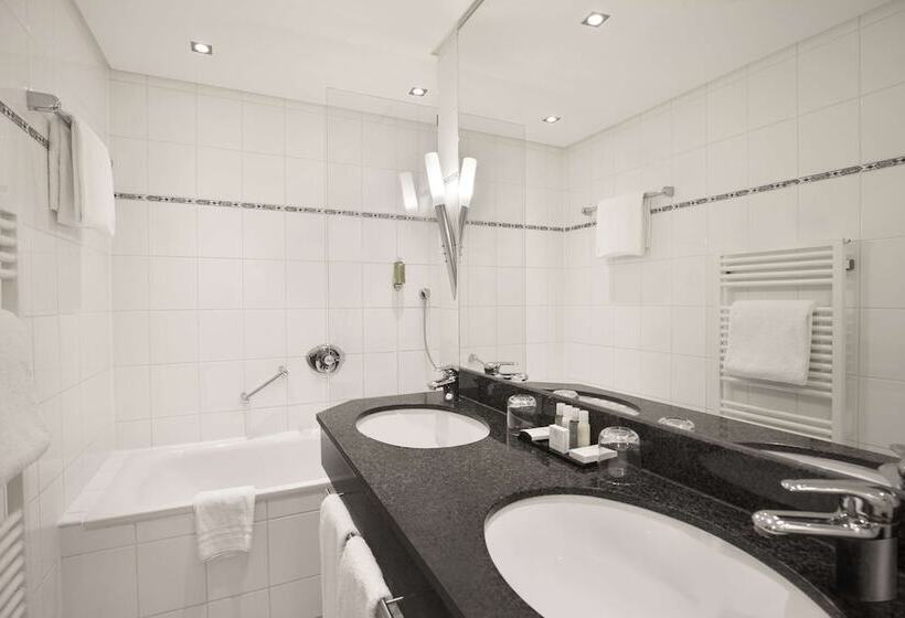 هتل Doubletree By Hilton Hannover Schweizerhof