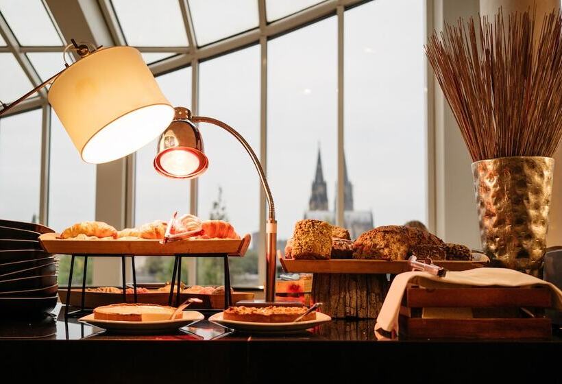 هتل Hyatt Regency Koln