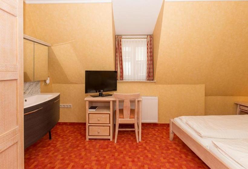 هتل Kaiserworth Goslar