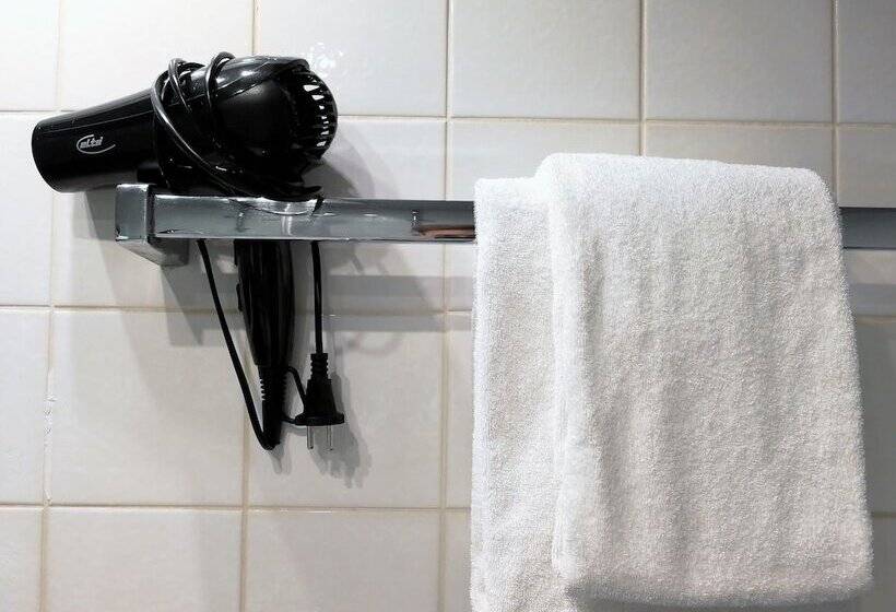 هتل Konigshof The Arthouse