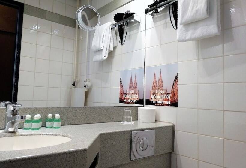 هتل Konigshof The Arthouse