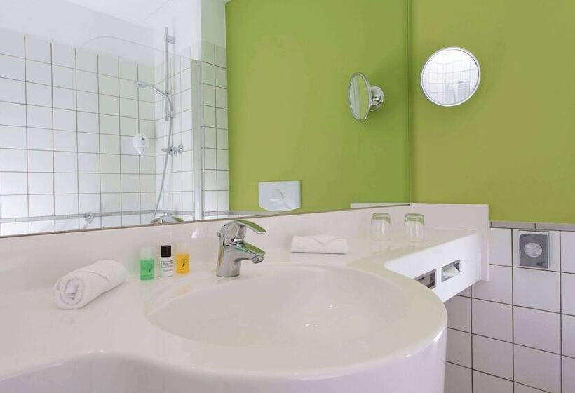 هتل Wyndham Garden  Duesseldorf City Centre Koenigsallee