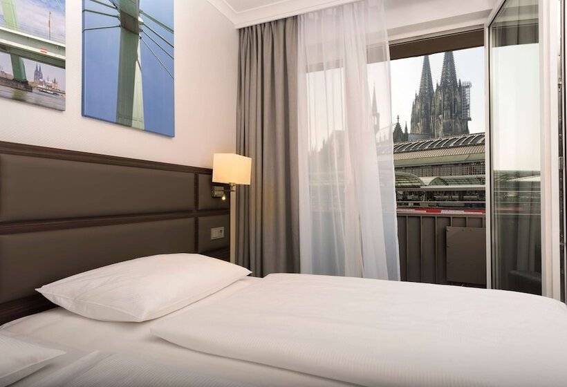 هتل Wyndham Köln