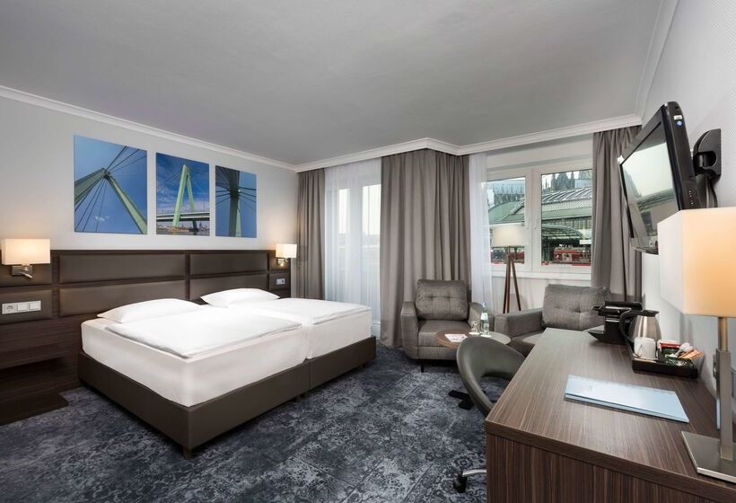 هتل Wyndham Köln