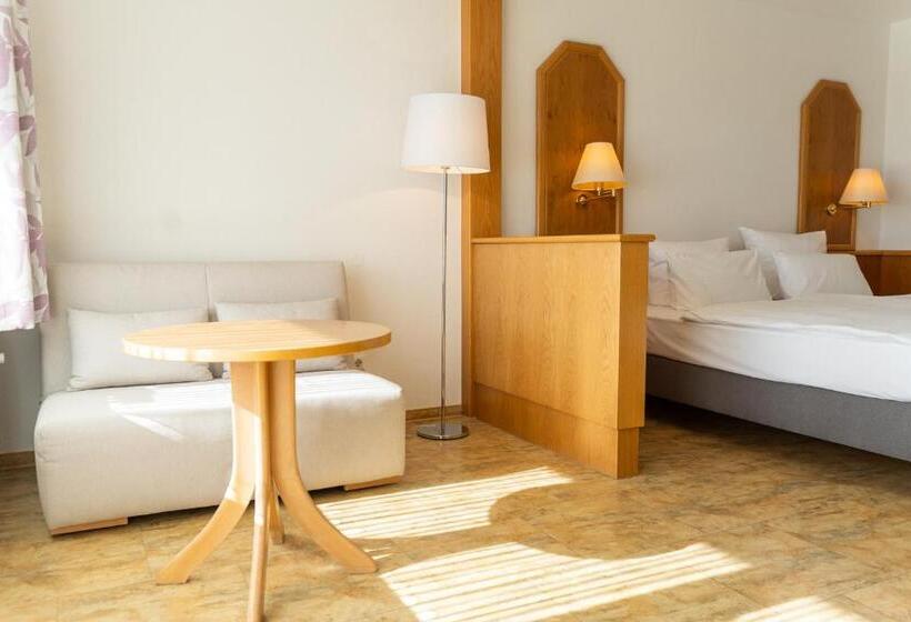 ホテル Bergschloßchen