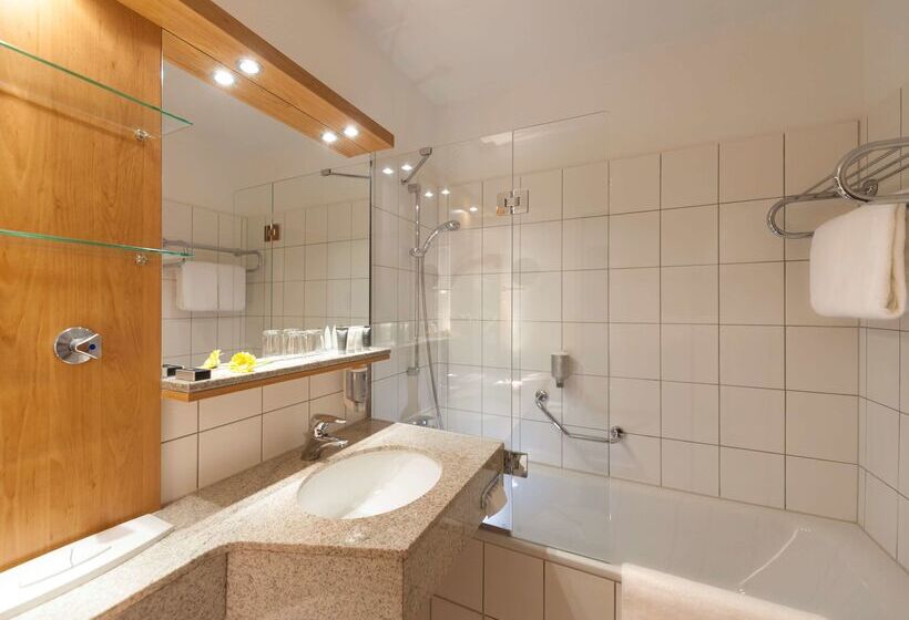 هتل Dorint Resort Winterberg