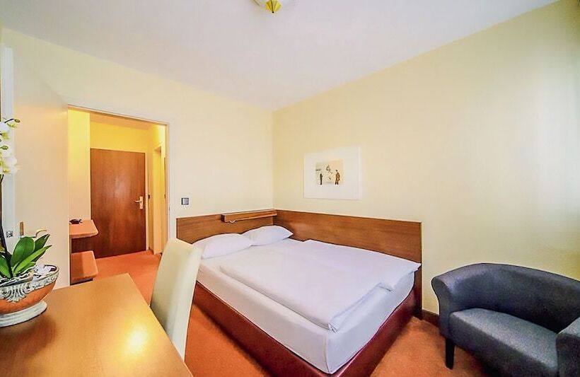 هتل Plaza Inn Rieker Stuttgart Hauptbahnhof