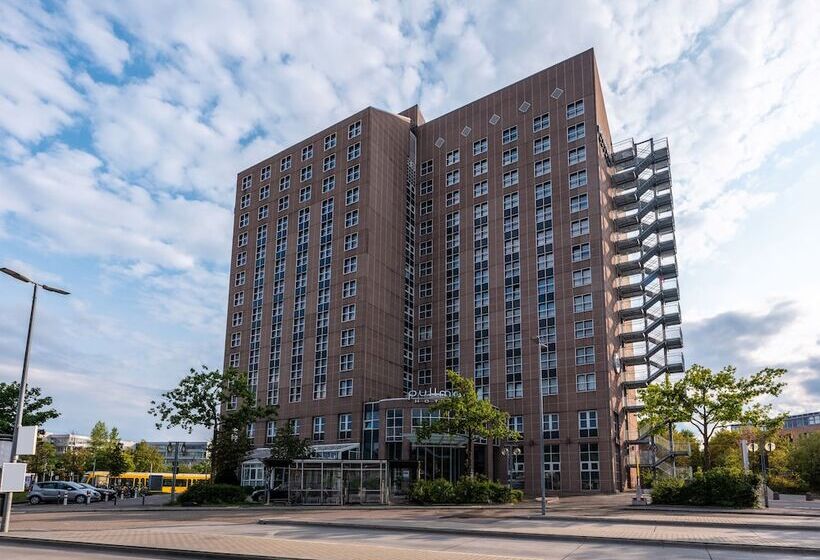 هتل Pullman Stuttgart Fontana