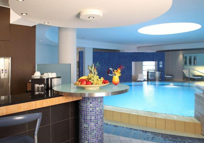 هتل Pullman Stuttgart Fontana