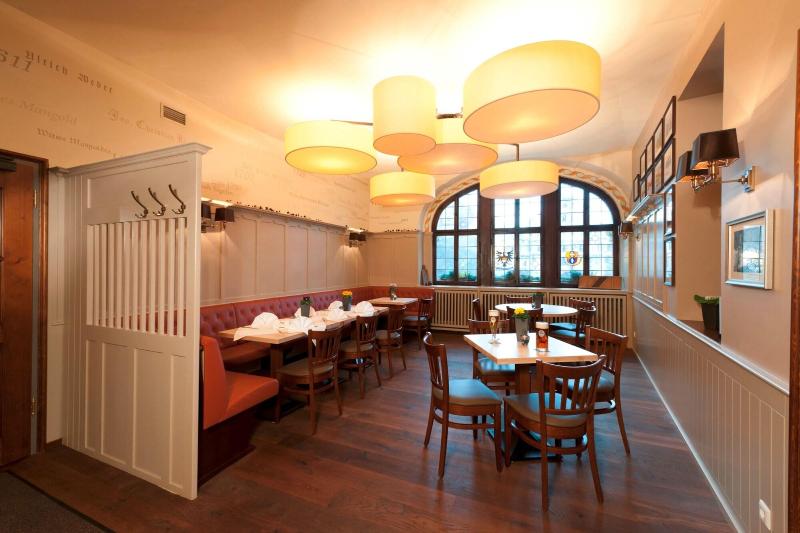 Stadt Gut Hotel Gasthof Goldener Adler