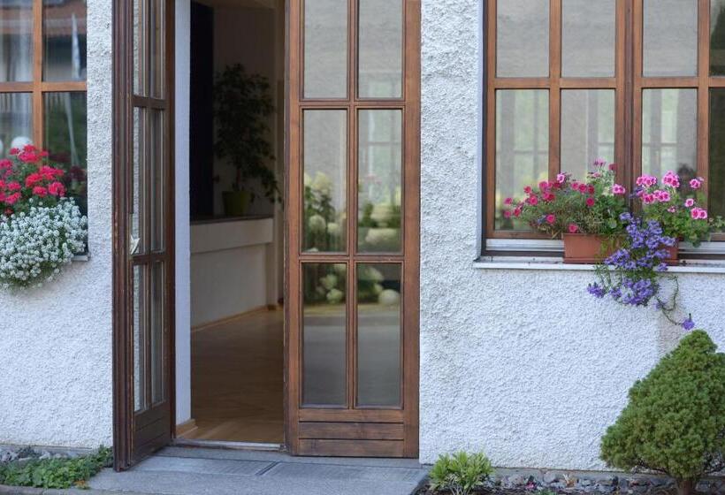 Отель Am Regenbogen