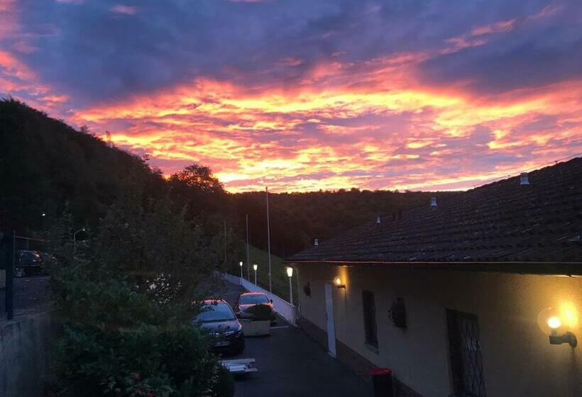 فندق Panorama  Und Restaurant Schloßberg