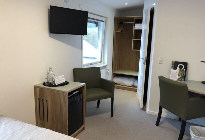 فندق Rold Storkro