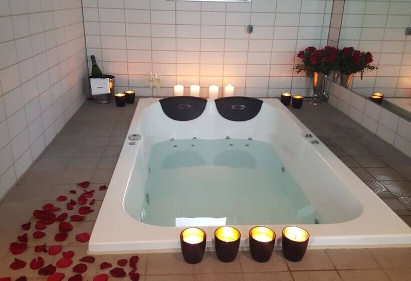 هتل Scheelsminde