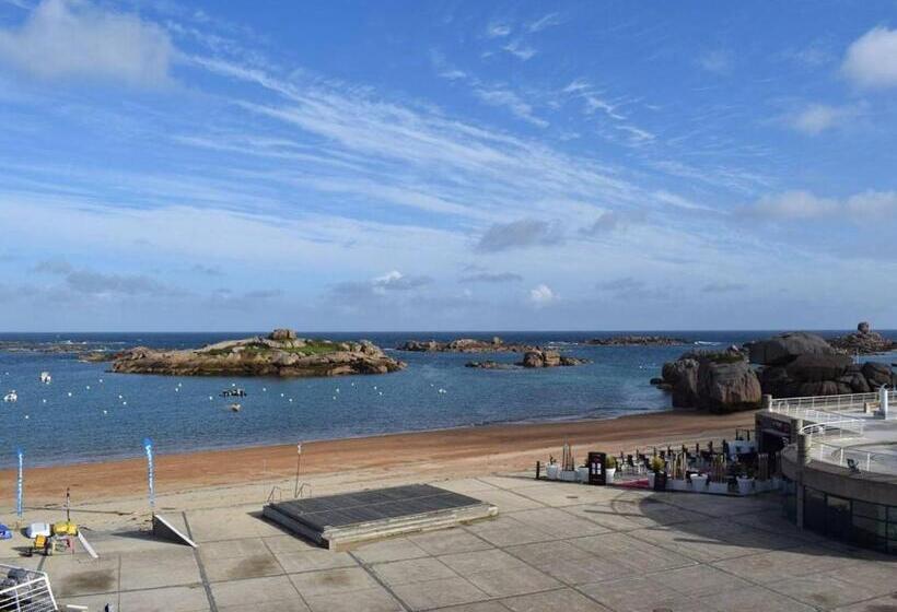 Appartement Vue Mer Exceptionnelle Avec Terrasse Et Parking à Trégastel   2 Chambres   Fr 1 368 29