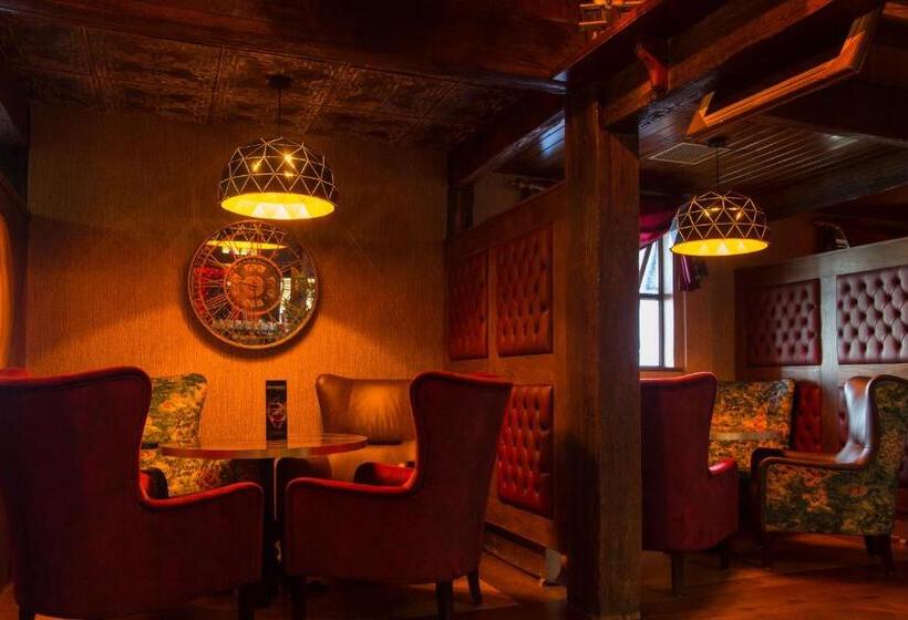 Holyrood Hotel   Leisure Centre & The Spa At Orchids