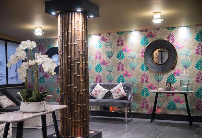 Holyrood Hotel   Leisure Centre & The Spa At Orchids