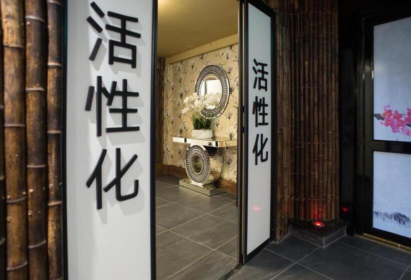 Holyrood Hotel   Leisure Centre & The Spa At Orchids