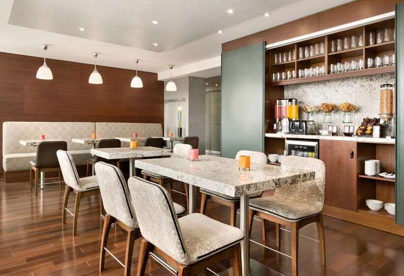 هتل Hilton Colon Quito