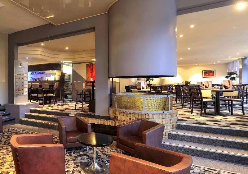 ホテル Hôtel Mercure Rouen Valdereuil