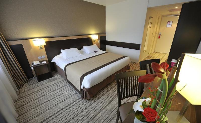 ホテル Hôtel Mercure Rouen Valdereuil