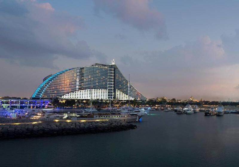 Jumeirah Beach Hotel Dubai