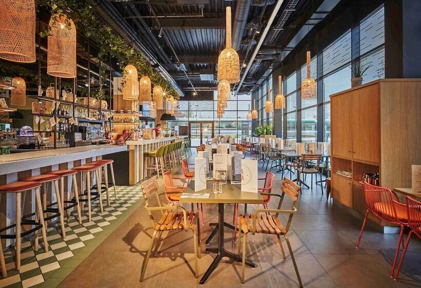 هتل Mercure Paris Orly Airport