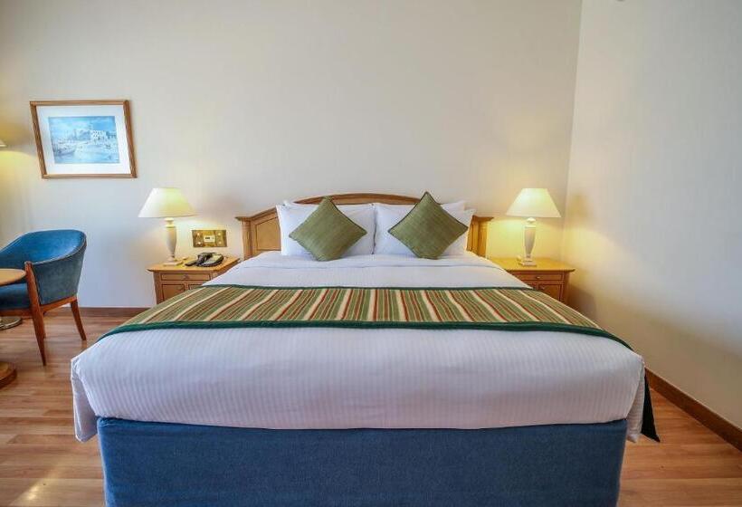 Отель Millennium Downtown Abu Dhabi