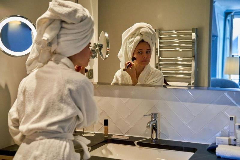 هتل Paris Marriott Opera Ambassador