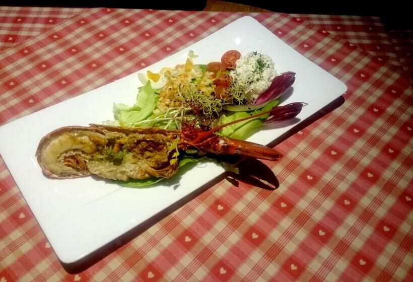 هتل Logis Hôtel Au Cerf d'Or