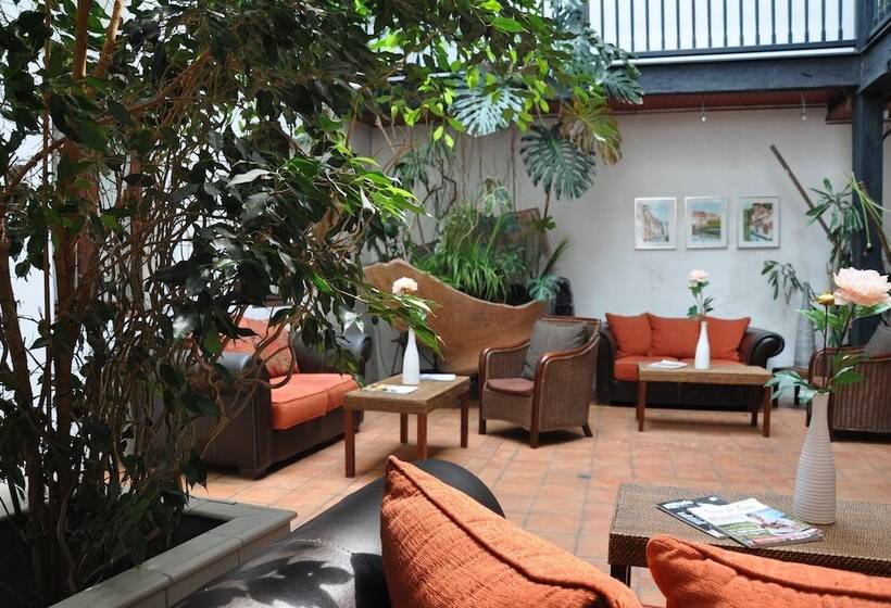 فندق The Originals City, Hôtel la Reine Jeanne, Orthez