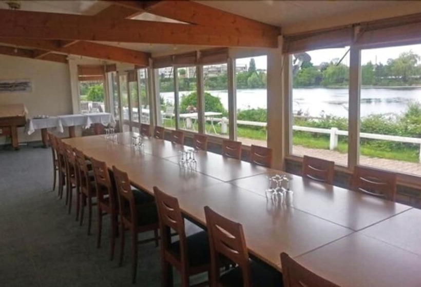 בית מלון כפרי Logis Hôtel Des Lacs Paris Sud