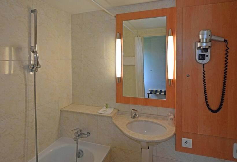 בית מלון כפרי Logis Hôtel Des Lacs Paris Sud