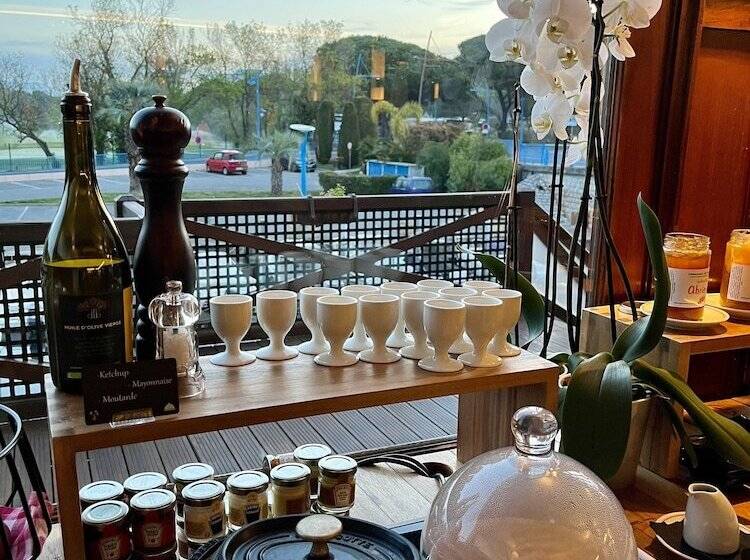 هتل Ermitage De L Oasis & Spa  Cannes Mandelieu