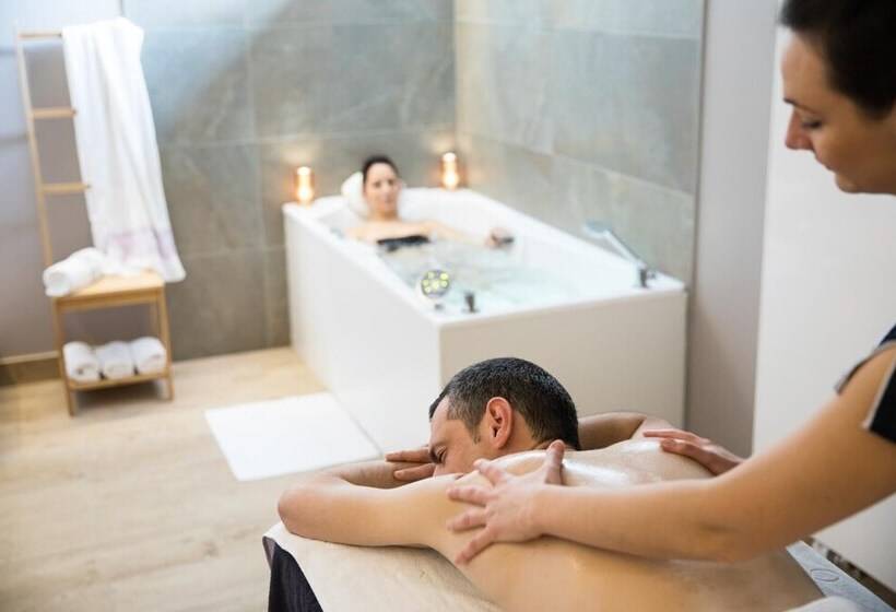 فندق Hôtel Du Bollenberg   Restaurant Côté Plaine   Spa De La Colline