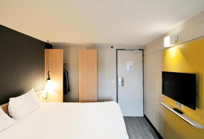 هتل Ibis Maisons Laffitte