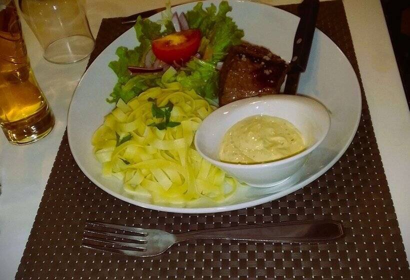 هتل Kyriad Argenteuil