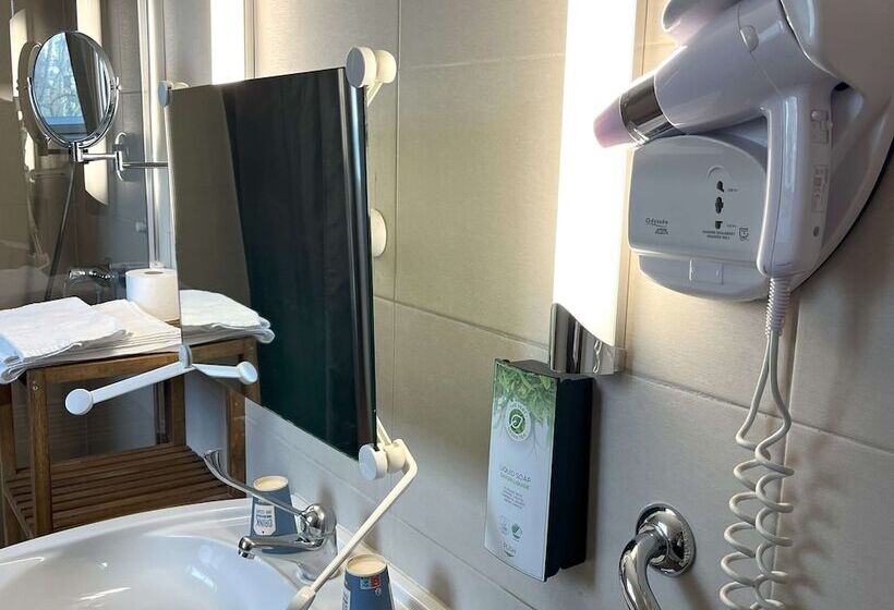 هتل Kyriad Argenteuil