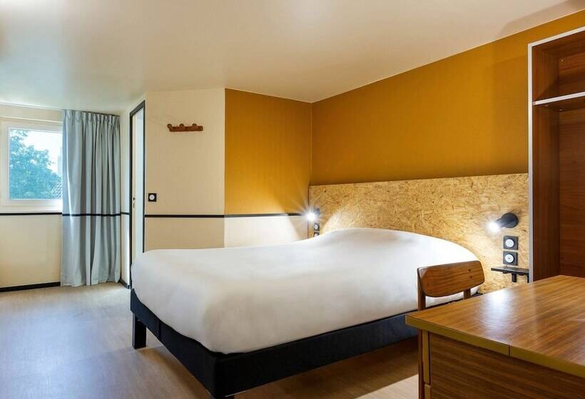 هتل Greet Hôtel Villeneuve La Garenne   Rénové