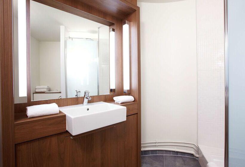 Campanile Hotel Chantilly