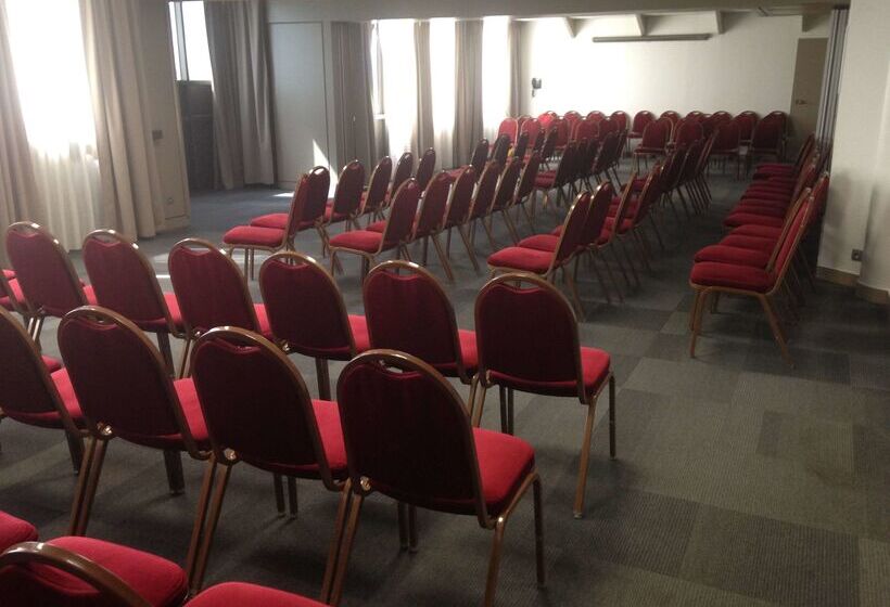 Отель Campanile Marne La Vallee  Torcy