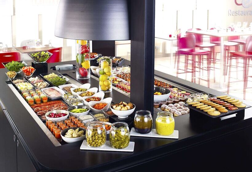 Отель Campanile Marne La Vallee  Torcy