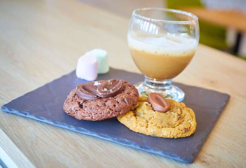 호텔 Campanile Pau Est Bizanos