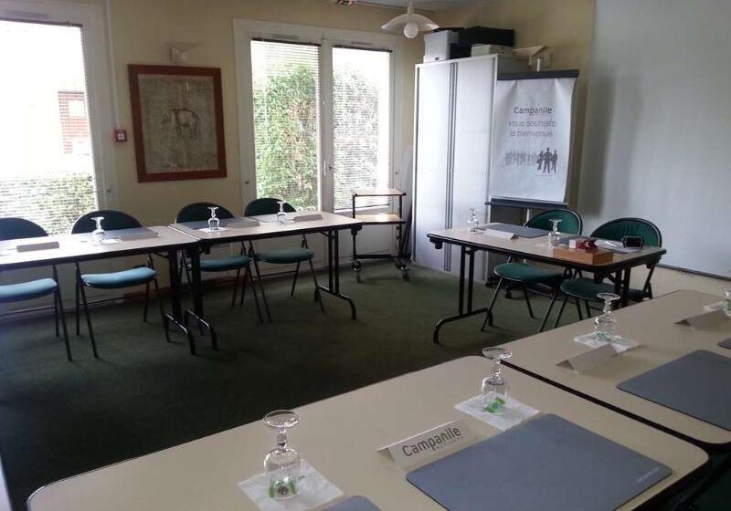 Отель Campanile Sable Sur Sarthe  Vion