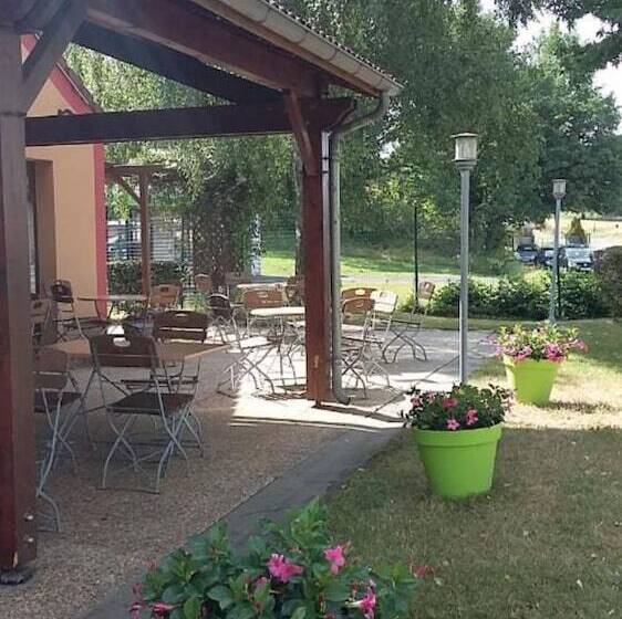 ホテル Campanile Clermont Ferrand ~ Thiers