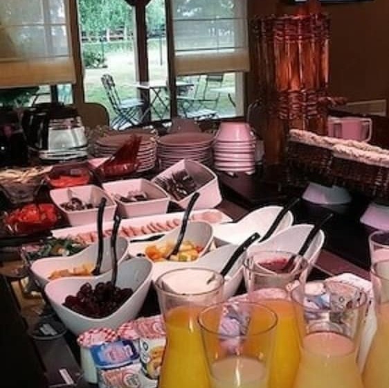 ホテル Campanile Clermont Ferrand ~ Thiers