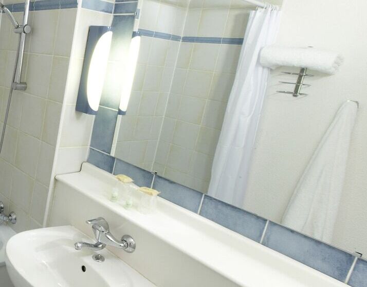 ホテル Campanile Clermont Ferrand ~ Thiers