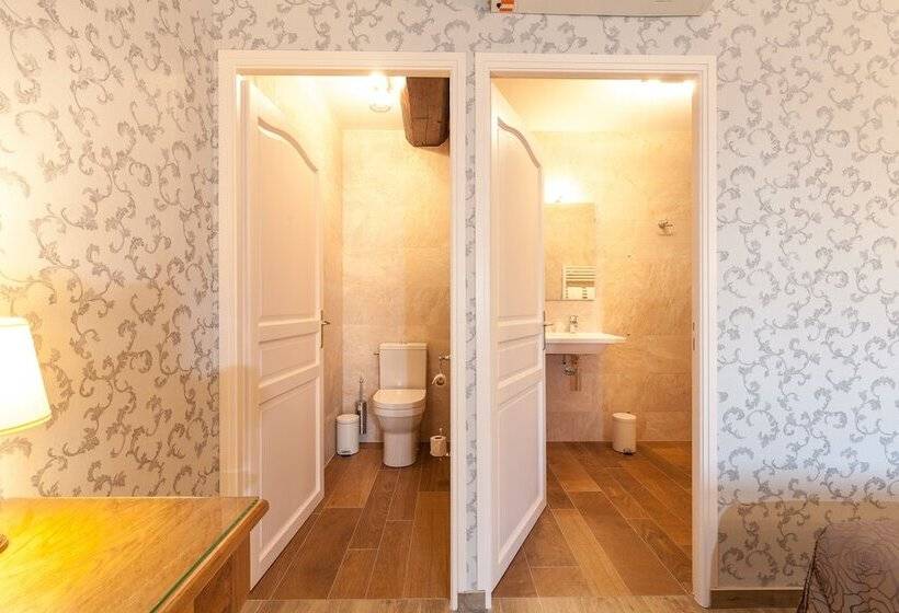 בית מלון כפרי De La Cloche